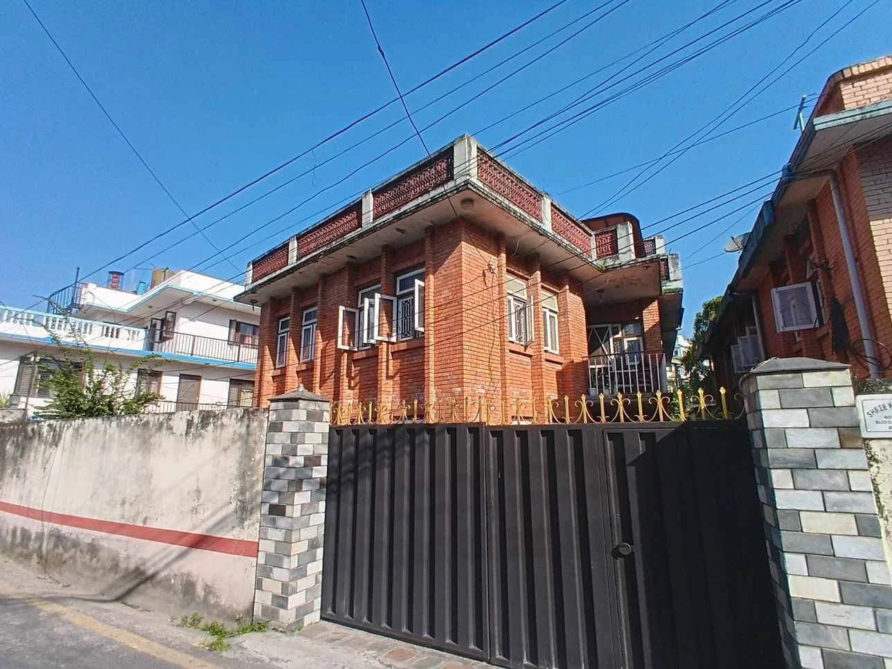 Land With Old House For Sale At Baluwatar 1