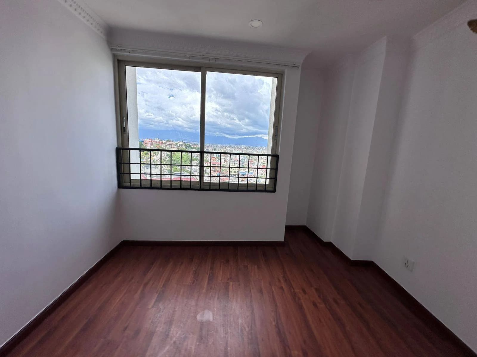 Classic Tower Apartment For Rent At Hattiban 3